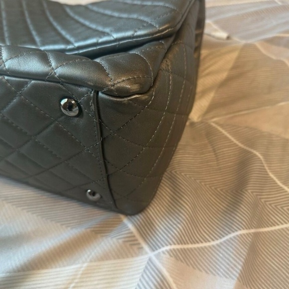 Metallic Calfskin Quilted XXL Travel Flap Bag Dark Silver - Picture 3 of 4